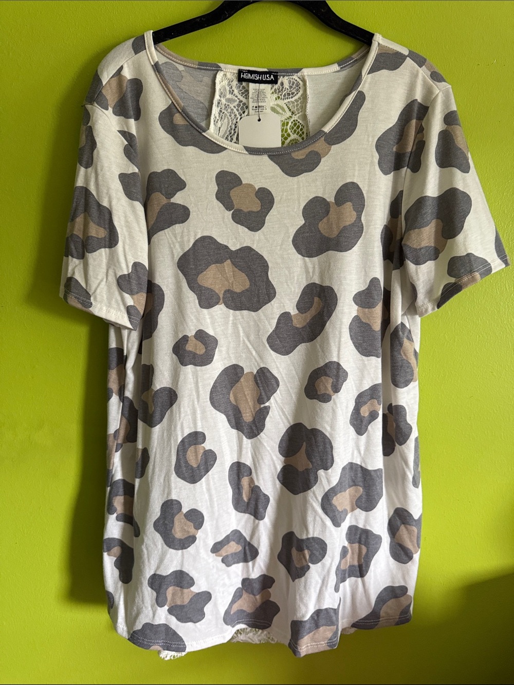 NWT Heimish Cream Animal Print Tee With Lace & Ruffle Back Size L
